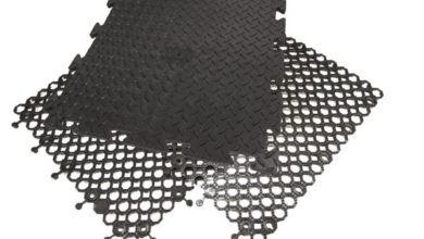New interlocking 100% recycled PVC tiles for large areas