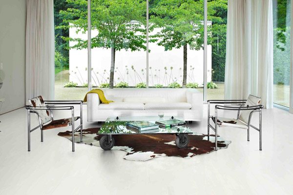 Kahrs reflects contemporary woodland trend